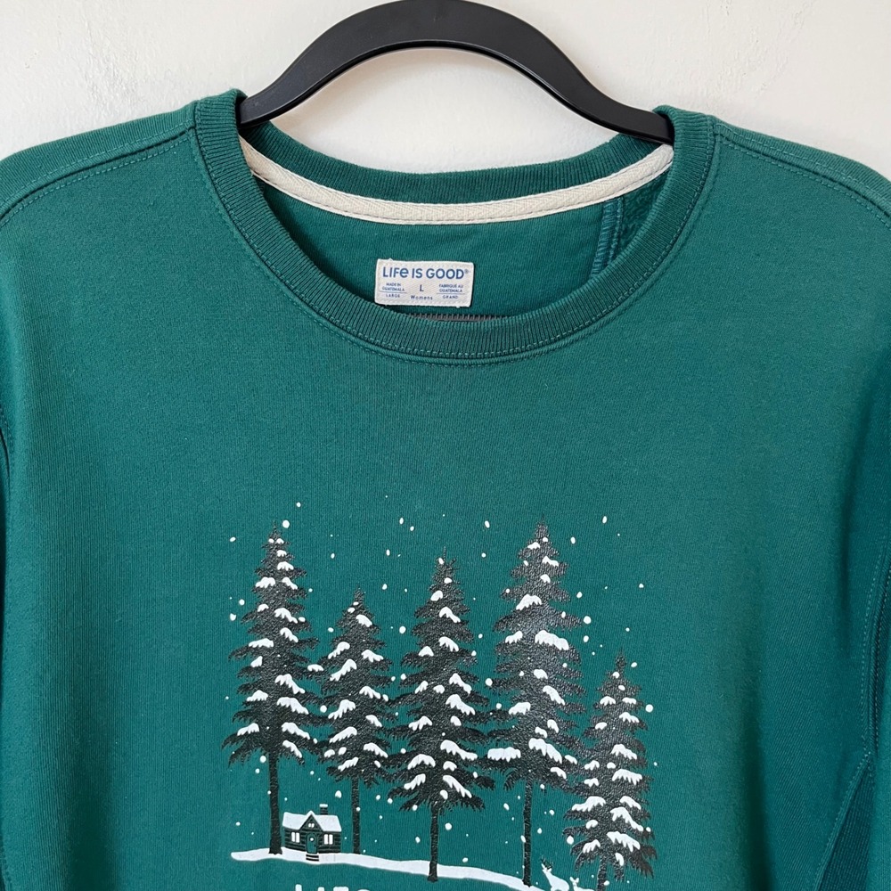 Life is Good Snowy Winter Cabin Simply True Fleece Crew Sweatshirt Green Large - Picture 4 of 10